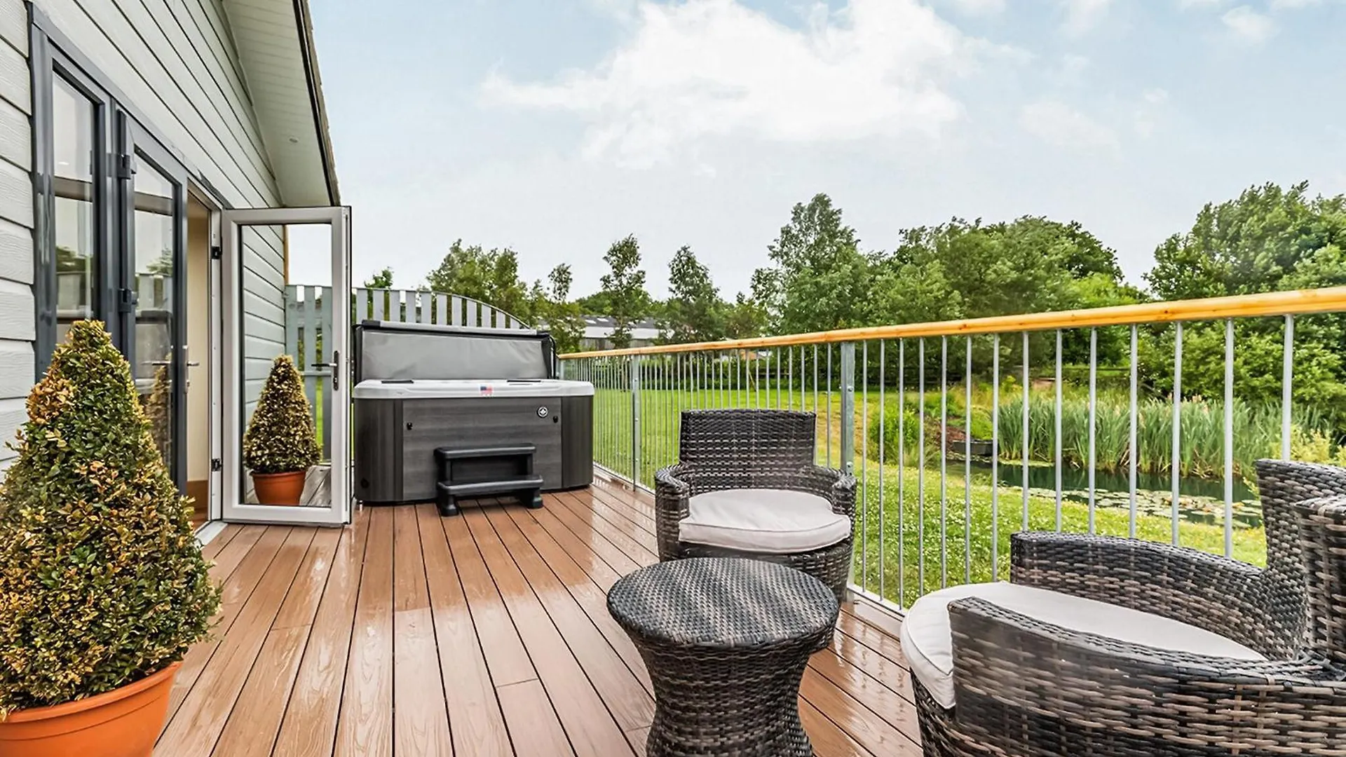 Flaxton Meadows Luxury Lodges 0*,