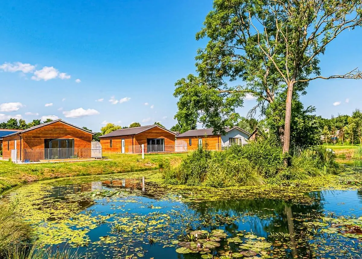 Flaxton Meadows Luxury Lodges 0*,